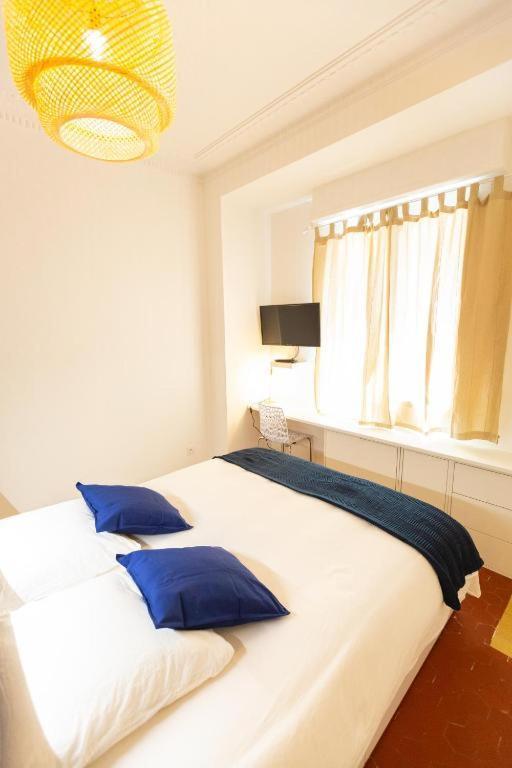 3 Min A Pied De La Gare St Charles - 3 Chambres Avec Clim, Sdb Et Tv Марсель Экстерьер фото